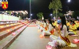 Phật tử đeo khẩu trang phòng dịch dự lễ Vu lan báo hiếu