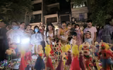 Người Hà Nội đón trung thu sớm 