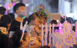 Người Hà Nội đón trung thu sớm 