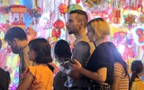 Người Hà Nội đón trung thu sớm 