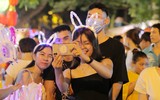 Người Hà Nội đón trung thu sớm 