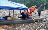 Lực lượng công an nỗ lực tìm kiếm, cứu nạn người mất tích bằng đường thủy