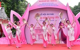 Phụ nữ Thủ đô thướt tha trong trang phục áo dài 