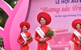 Phụ nữ Thủ đô thướt tha trong trang phục áo dài 