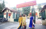 Phụ nữ Công an Thủ đô thướt tha với áo dài truyền thống