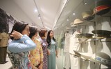 Phụ nữ Công an Thủ đô thướt tha với áo dài truyền thống