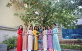Phụ nữ Công an Thủ đô thướt tha với áo dài truyền thống