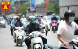 CSGT phân luồng, đẩy xe gặp sự cố trên cao tốc để tránh ùn tắc
