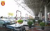 CSGT phân luồng, đẩy xe gặp sự cố trên cao tốc để tránh ùn tắc