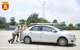 CSGT phân luồng, đẩy xe gặp sự cố trên cao tốc để tránh ùn tắc