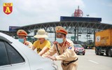 CSGT phân luồng, đẩy xe gặp sự cố trên cao tốc để tránh ùn tắc