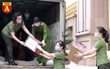 Phụ nữ Công an Thủ đô vào tâm dịch “chia lửa” cùng Bắc Giang 