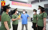 Phụ nữ Công an Thủ đô vào tâm dịch “chia lửa” cùng Bắc Giang 