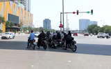 Hà Nội nắng nóng hơn 50 độ C, nền nhiệt ngoài trời như lò nung
