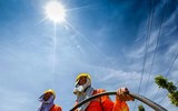 Hà Nội nắng nóng hơn 50 độ C, nền nhiệt ngoài trời như lò nung