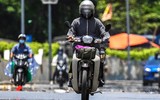 Hà Nội nắng nóng hơn 50 độ C, nền nhiệt ngoài trời như lò nung