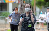 Thí sinh vui vẻ, thoải mái sau khi kết thúc ngày thi đầu tiên 