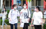 Thí sinh vui vẻ, thoải mái sau khi kết thúc ngày thi đầu tiên 