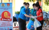 Siêu thị 0 đồng – Tình người nơi ngoại ô thành phố