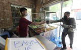 Người dân 'vùng xanh' tất bật chuẩn bị mở cửa hàng 