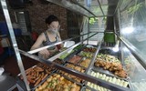 Người dân 'vùng xanh' tất bật chuẩn bị mở cửa hàng 