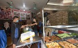 Người dân 'vùng xanh' tất bật chuẩn bị mở cửa hàng 