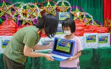 Trung thu sớm với trẻ mồ côi Hà Cầu