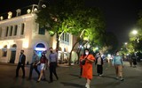 Những hình ảnh mới nhất tại phố đi bộ Hồ Gươm sau 1 năm tạm dừng hoạt động