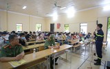 Xem cán bộ, đoàn viên công đoàn Công an Hà Nội xử lý tình huống cháy nổ 