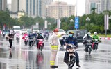 Công an Hà Nội 'đội mưa' đảm bảo an ninh trật tự phục vụ SEA Games 31
