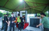 Công an Hà Nội 'đội mưa' đảm bảo an ninh trật tự phục vụ SEA Games 31