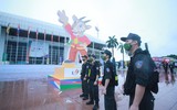 Công an Hà Nội 'đội mưa' đảm bảo an ninh trật tự phục vụ SEA Games 31
