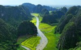 Ngắm cờ hội 