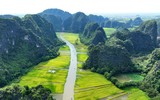 Ngắm cờ hội 