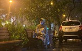 Đường phố Hà Nội mênh mông biển nước khi nhìn từ trên cao sau cơn mưa lớn
