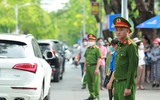 Công an Hà Nội đội nắng đảm bảo ANTT các điểm thi 