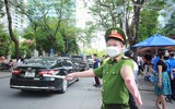 Công an Hà Nội đội nắng đảm bảo ANTT các điểm thi 