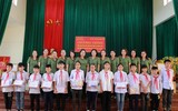 Công an Hà Nội tặng xe đạp, quà đến các em học sinh nghèo ở tỉnh Thái Nguyên