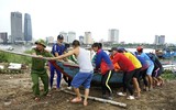 Lực lượng Công an giúp người dân miền Trung ứng phó với bão Noru