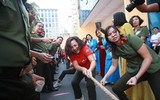 Hào hứng, sôi nổi hội thi kéo co tại Công an Hà Nội