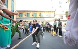 Hào hứng, sôi nổi hội thi kéo co tại Công an Hà Nội
