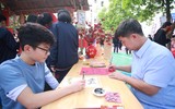 Học sinh Hà Nội hào hứng trải nghiệm Tết xưa