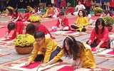 Học sinh Hà Nội hào hứng trải nghiệm Tết xưa