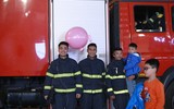 Ấn tượng với những hình ảnh đẹp của Cảnh sát phòng cháy trong đêm giao thừa 