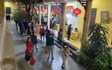 Đông đảo người dân Hà Nội đi lễ chùa cầu an trong năm mới