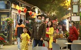 Phố sách xuân Quý Mão rộn ràng ngày mùng 1 Tết
