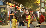Phố sách xuân Quý Mão rộn ràng ngày mùng 1 Tết