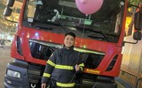 Ấn tượng với những hình ảnh đẹp của Cảnh sát phòng cháy trong đêm giao thừa 