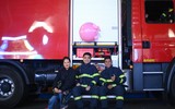 Ấn tượng với những hình ảnh đẹp của Cảnh sát phòng cháy trong đêm giao thừa 
