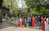Nữ chiến sỹ Công an Hà Nội duyên dáng, khoe sắc trong tà áo dài truyền thống